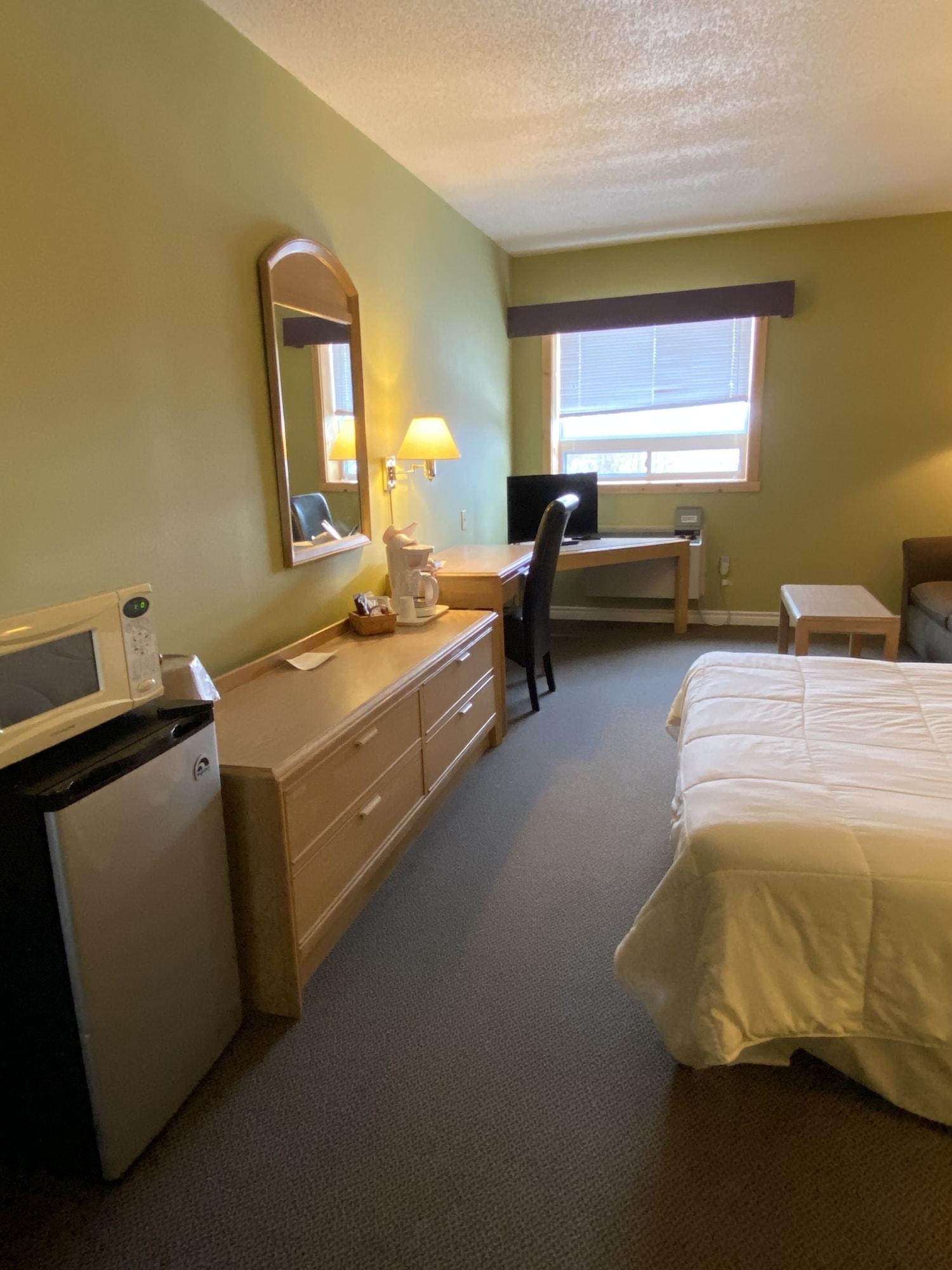 Riverside Resort And Conference Centre French Village エクステリア 写真