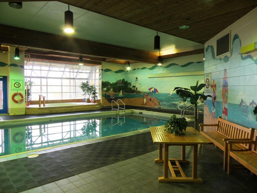 Riverside Resort And Conference Centre French Village エクステリア 写真