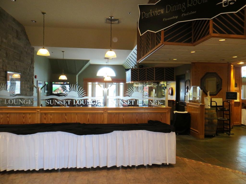 Riverside Resort And Conference Centre French Village エクステリア 写真