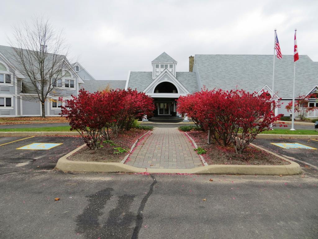 Riverside Resort And Conference Centre French Village エクステリア 写真