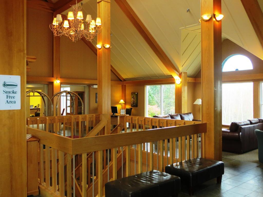 Riverside Resort And Conference Centre French Village エクステリア 写真
